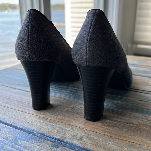 Liz Claiborne pumps 6 - Picture 4 of 7